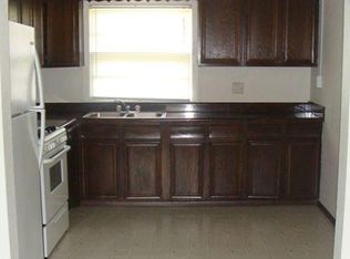 107 Locust St APT 42, Waverly, IA 50677