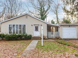 64 Rushmore St, Huntington Station, NY 11746