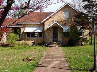 408 W 4th St, Mountain View, MO 65548