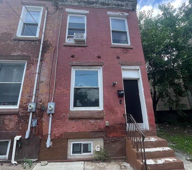 1st image of 1866 N Uber St