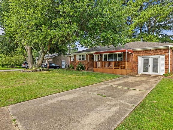 3rd image of 1217 Oleander Ave