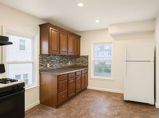 74 Grand St FLOOR 2, Lowell, MA 01851