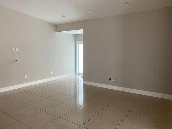 3rd image of 9135 Grand Canal Dr