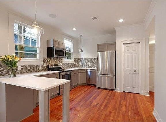 4th image of 1206 Camp St
