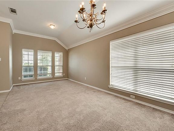 4th image of 4404 Southbend Dr