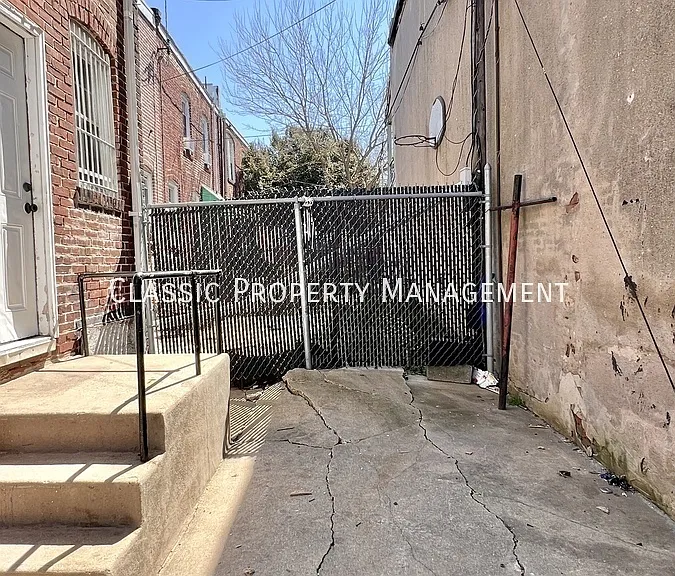 1832 W 3rd St — Photo 23