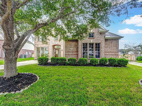 3rd image of 1026 Riverchase Dr