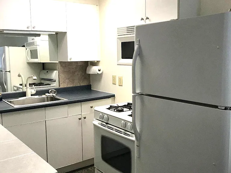 1923 E Pratt St #2R — Photo 5