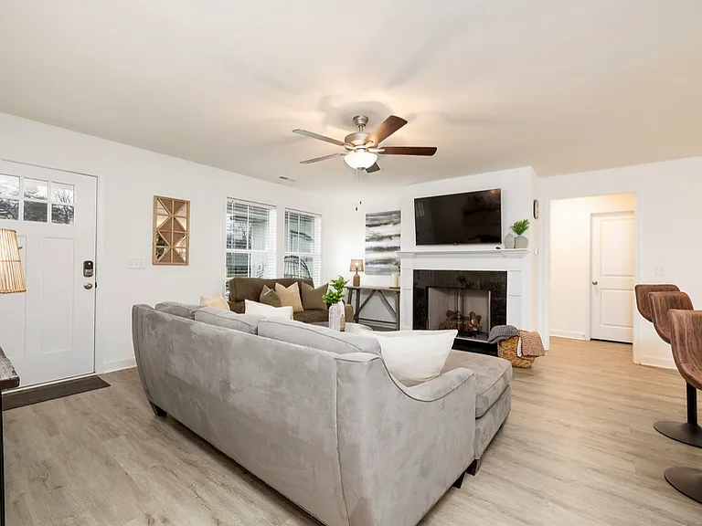 237 Hudson Dr — Photo 32