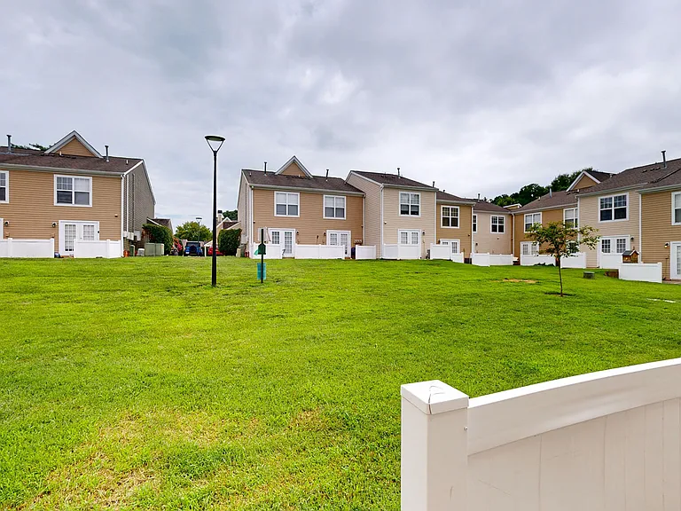 Gayton Pointe Townhomes — Photo 56
