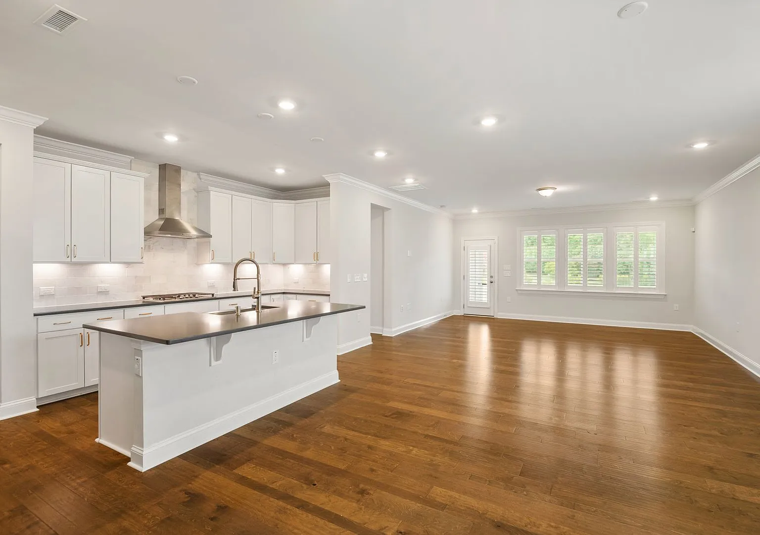 Gorgeous 4 Bedroom Home - Located in Rosedale -Wake Forest- Available Now! — Photo 4