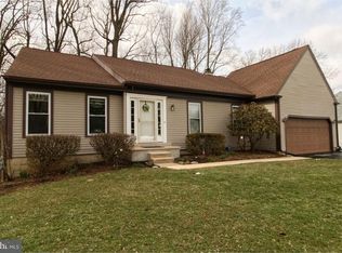 32 Waterloo Ct, Hockessin, DE 19707