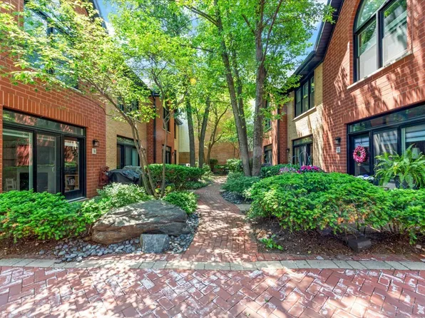1801 W Diversey Pkwy Unit 14, Chicago, IL 60614