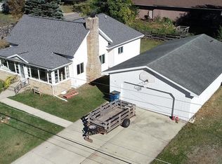 228 Alexander St, Cadillac, MI 49601