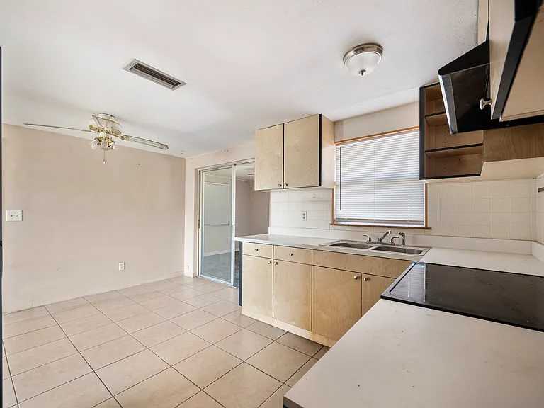 4719 Blossom Dr — Photo 12