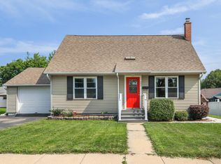 206 E Parry St, Dodgeville, WI 53533