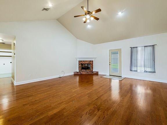 2nd image of 119 Ridgeview Dr