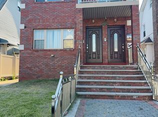 4214 190th St, Flushing, NY 11358