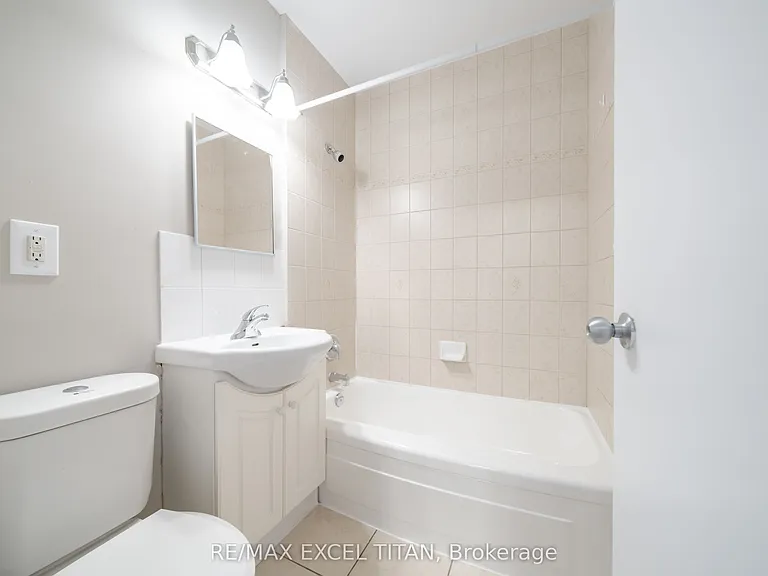 468 Ottawa St N #347D — Photo 5