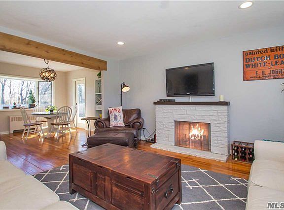 3rd image of 21 Furwood Dr