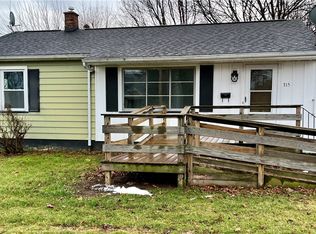 315 Fieldwood Dr, Rochester, NY 14609