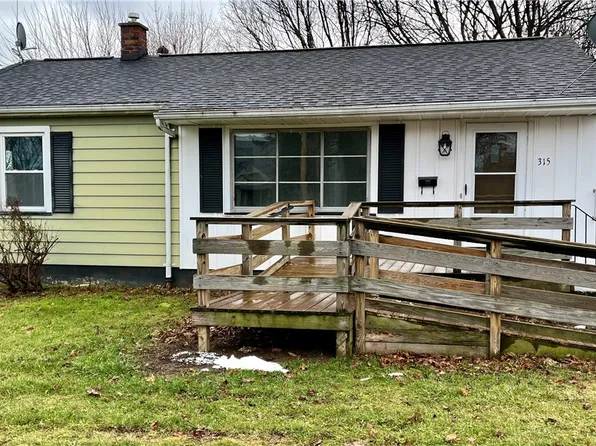 315 Fieldwood Dr, Rochester, NY 14609