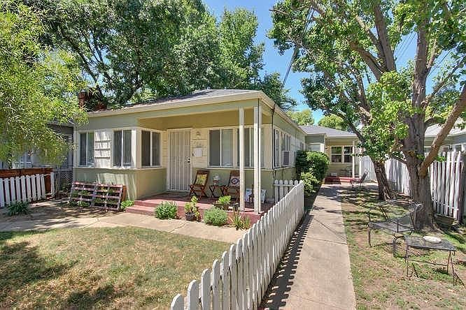 Front Porch & Fenced Private Yard