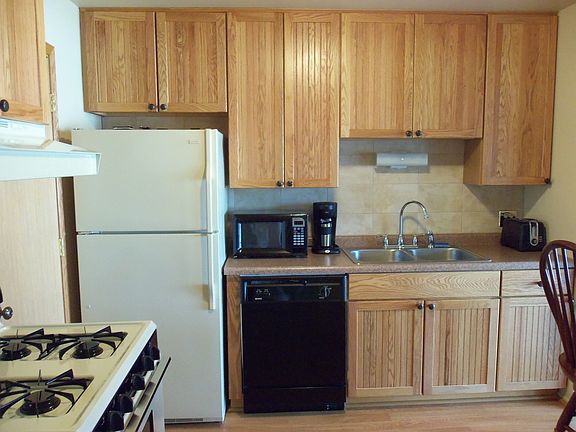 3rd image of 327 Oak Meadow Ct APT C-2