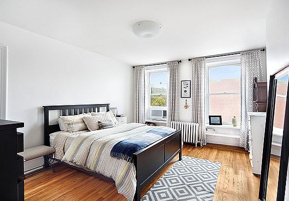 3rd image of 337 Hoyt St #2