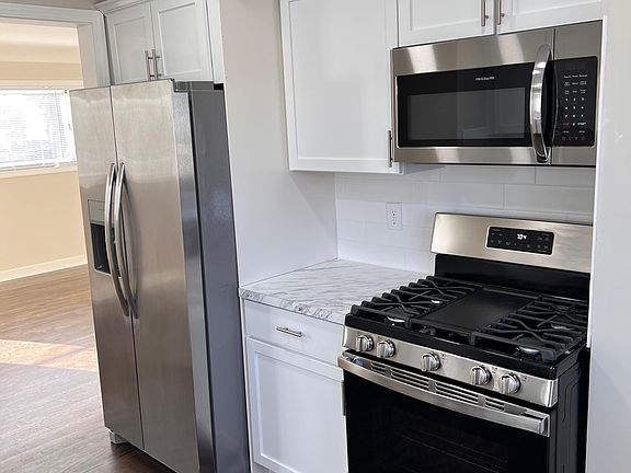 4th image of 27306 Maywood St