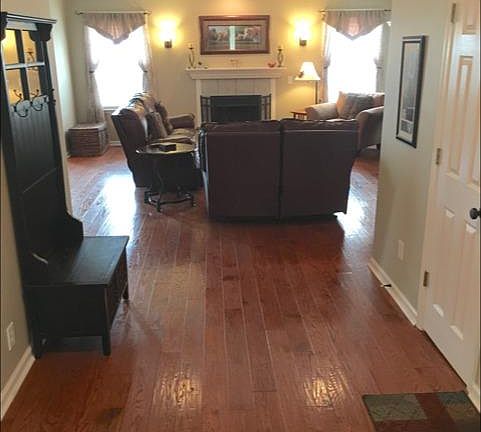 3rd image of 305 Harlan Dr