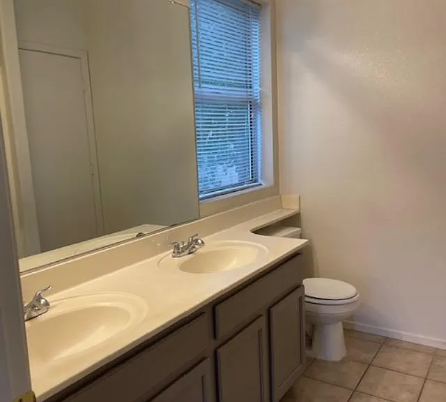 8006 W Adam Ave — Photo 10