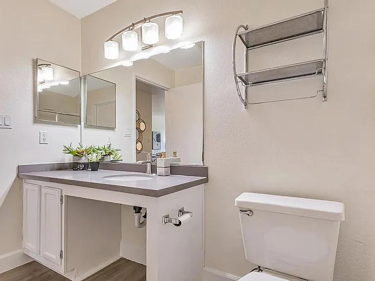 421 Northlake Dr #C-05 — Photo 7