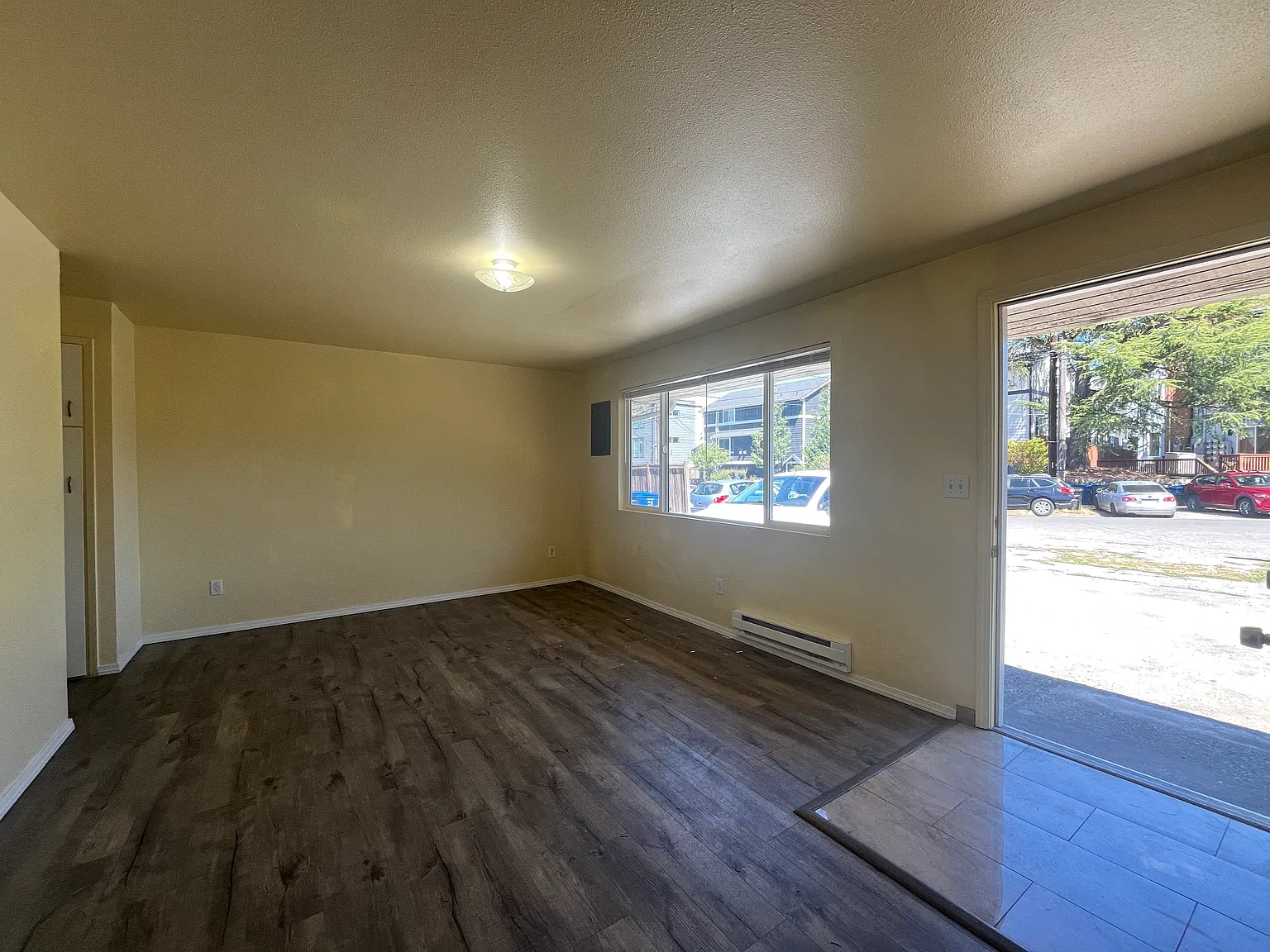 2 bed, 850 sqft, $2,500 — Photo 3