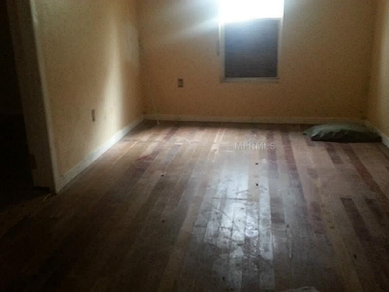 2nd image of 43150 Farabee Rd