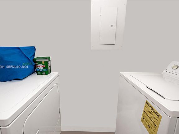 4th image of 19555 E Country Club Dr #8408