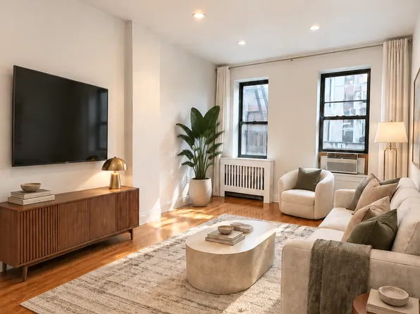 615 1/2 Hudson Street image 1 of 5
