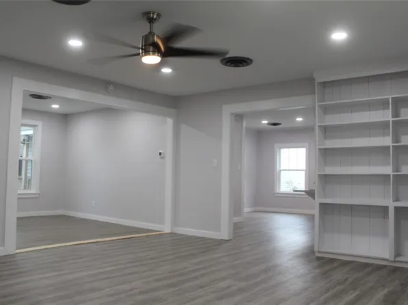 807 Depot St, El Campo, TX 77437