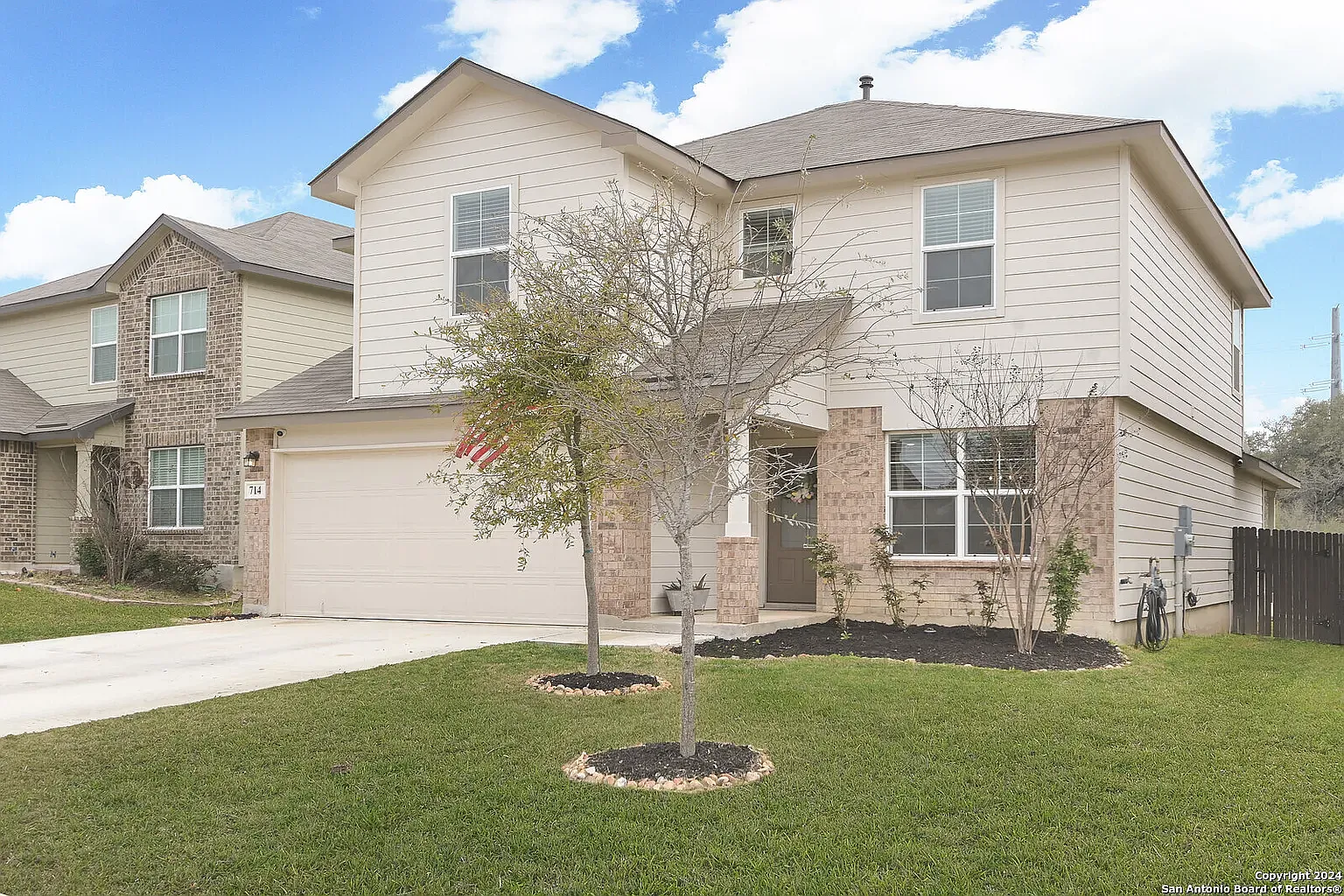 5 bed, 2537 sqft, $2,300 — Photo 2