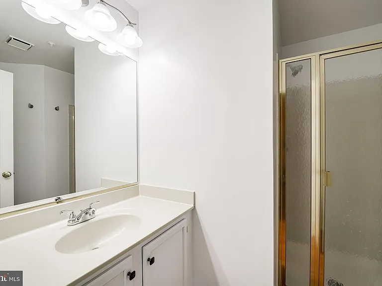 7012 Irwell Ln #14E — Photo 18