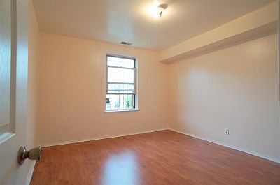 3rd image of 549 Kosciuszko St #2