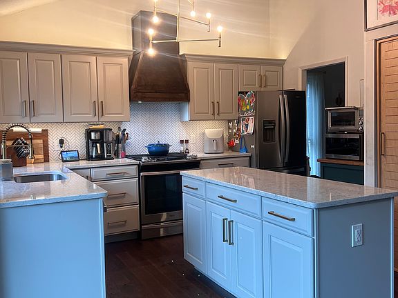 3rd image of 2176 Butterfield Ct