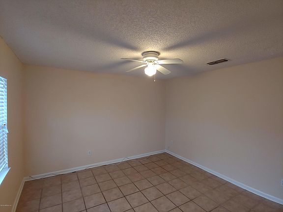 4th image of 2433 Seymour St