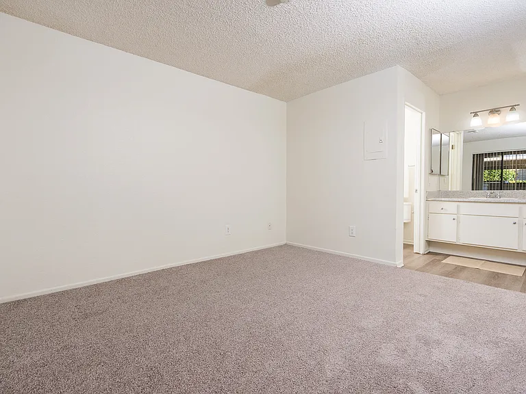 Woodbend Apartments — Photo 37