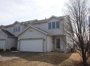 2075 Hollywood Ct, Hanover Park, IL 60133