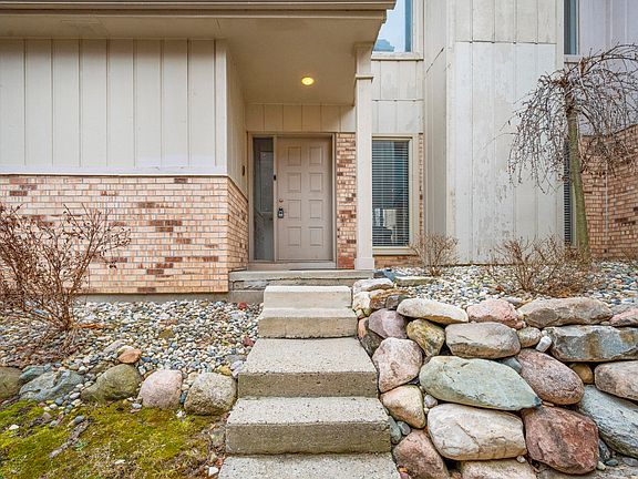 3rd image of 29485 Laurel Dr #99