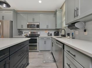 102 Lakeway Ln, Justin, TX 76247