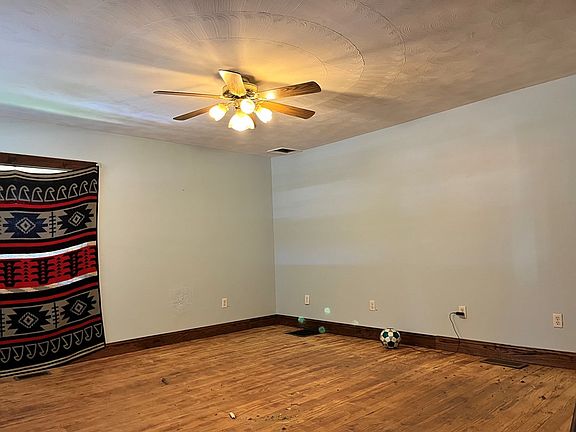 2nd image of 1231 Buckley Ave