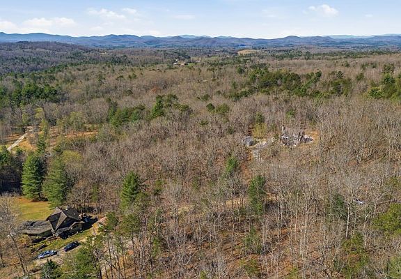 5th image of 16 Pit Rd