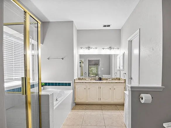 10800 Alexandria Dr — Photo 15